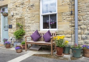 WISTERIA COTTAGE, family friendly, with open fire in Warkworth