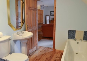 With amenities within walking distance and Aviemore just a short distance away, this Highland cottag