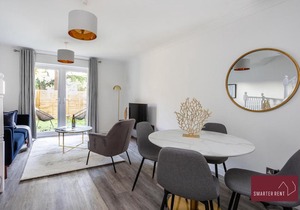 Woking, Knaphill - 2 Bed House - Parking & Garden