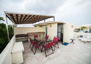 WONDERFUL 3 FLOOR PENTHOUSE IN A PERFECT LOCATION!! Four minutes from the beach!