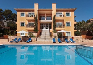Wonderful Apartment “Pinos Altos T2” with Pool, Wi-Fi, Balcony & Terrace