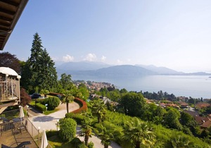 Wonderful apartment in a renowned art nouveau villa with pool and dream view