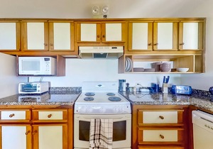 Wonderful ocean view resort villa BBQ area, shared pool and beach access