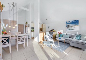 Wonderful vacation apartment with infrared sauna, wood-burning stove and sunny balcony -