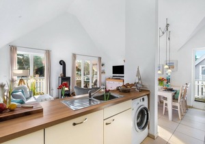 Wonderful vacation apartment with infrared sauna, wood-burning stove and sunny balcony -