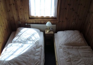 Wooden bungalow with oven, in Oberharz near a lake