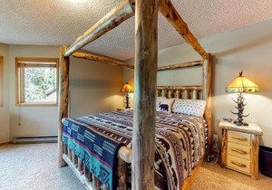 Woods Manor 101A