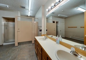 Woods Manor 202A Condo Great Location And Amenities