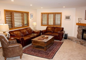 Woods Manor #302-A - Close to Main Street!