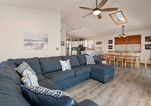 Y-Worry: Semi-oceanfront, Spa, Short Walk to Beach