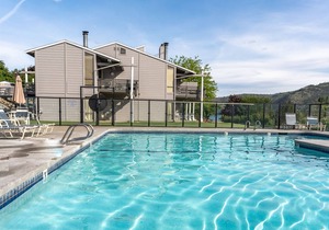 Yacinde F3 Panoramic Poolside and Mountain Views
