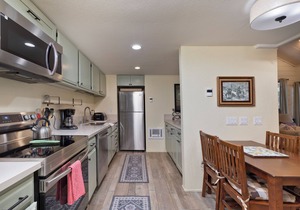 Year Round Fun! Ski/ High Speed Internet/ Large Screen TV/BBQ/Lakes
