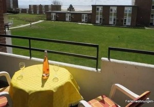 You can watch the oyster fishermen from the spacious balcony!