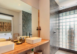 You will Love This Luxury 3 Bedroom Holiday Villa in Kerobokan with Private Pool, Villa Bali 2041