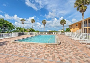 Your Gulf Front Escape: Silver Sands 252-Perfect Longboat Key Retreat, by RVA