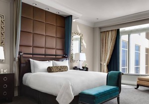 Your Relaxing Getaway Awaits! Outdoor Pool, Parking, Near Bellagio Fountains!