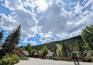 Your Summer Peak Escape with pool and hot tub