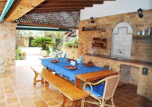 YourHouse Malondra, spacious villa with private pool in Port de Pollença