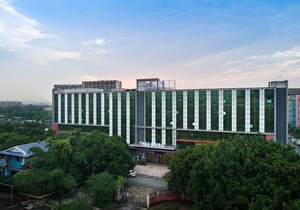 Z MAX Hotel (Guangzhou South High-speed Railway Station, Nanpu Metro Station)