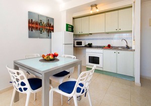 Zafiro 02 by Interhome