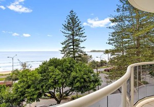 Zanzibar 404, Sensational 2 Bedroom Oceanview Apartment