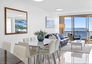 Zanzibar 404, Sensational 2 Bedroom Oceanview Apartment