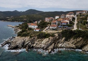 Zennova Sea & Mount Athos View 2
