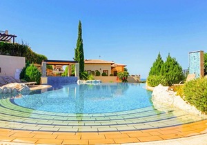 Zephyros Village LZ12