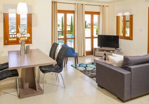 Zephyros Village LZ12