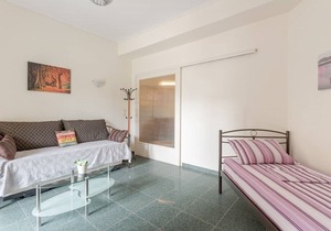 Zoumperi beach house