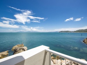 Point | Nelly Bay