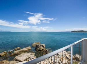 Point | Nelly Bay