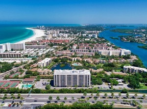 Anchorage Resort Beach Boat Dock | Siesta Key