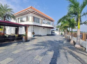 Pearl Beach | Cheyyur