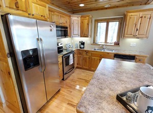 Lakefront Hideaway | Litchfield