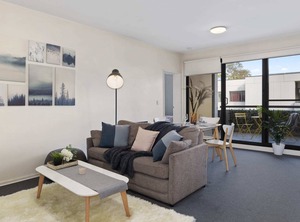 Comfy Flemington Races | Kensington