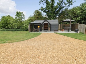 Acorn Lodge At Bridge Farm Fishery Chacombe | Middleton Cheney