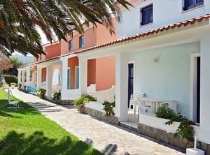 Village Ρόδα | Magoulades