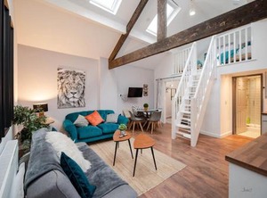 Air Host Stay Broadhurst Court Town Centre | Offerton