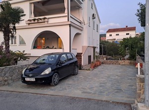 Punat Terrace Air Conditioning Washing Machine | Omisalj
