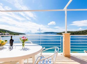 Kamelicina Vinišće | Vinisce