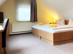 Max Persons Pension Zur Friedenseiche Guesthouse | Lohsa