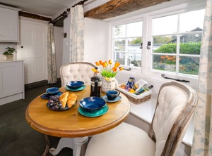 Bank | Chapel Stile