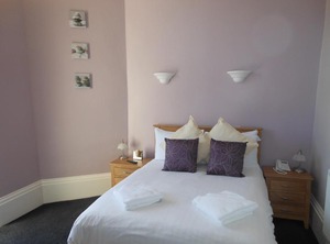 Hotel | Hele