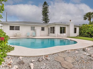 St Beach | Belle Vista