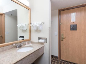 Baymont | Osage Beach
