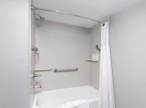Baymont | Tillmans Corner