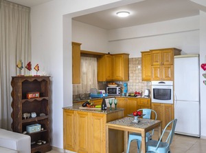 Beachfront Meneou | Meneou