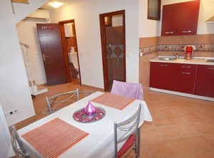 Holiday Terrace | Krmed