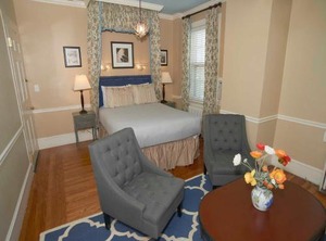 Bellevue Manor | Top of the Hill